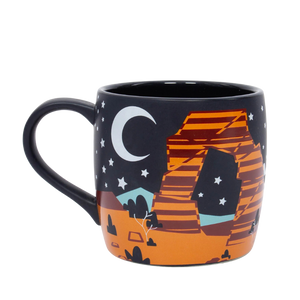Smith-Western Arches National Park Nord Mug, a black mug with an orange Delicate Arch under a crescent moon and stars